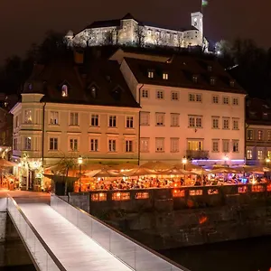 https://3-bridges-app.hotels-in-ljubljana.com